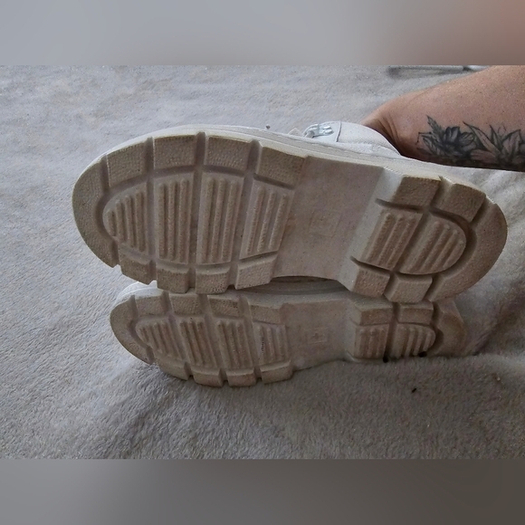 Dr. Martens White Canvas Combs - Picture 7 of 12